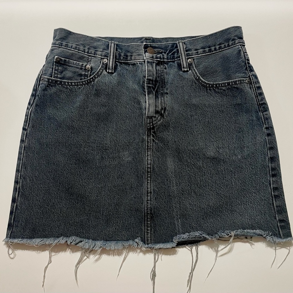 Levi’s Balck Demin Short Skirt